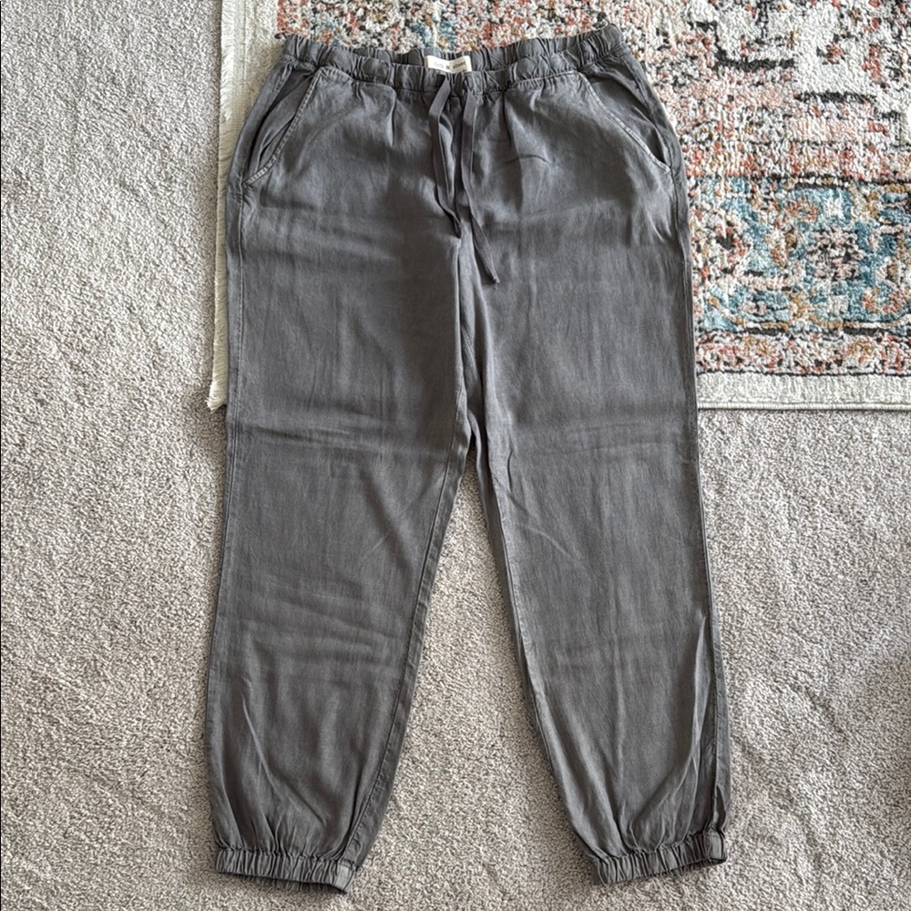 NWOT- Cloth & Stone Gray Distressed Joggers